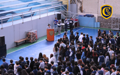 Estudiantes reflexionan sobre la prevención del abuso sexual infantil en acto cívico