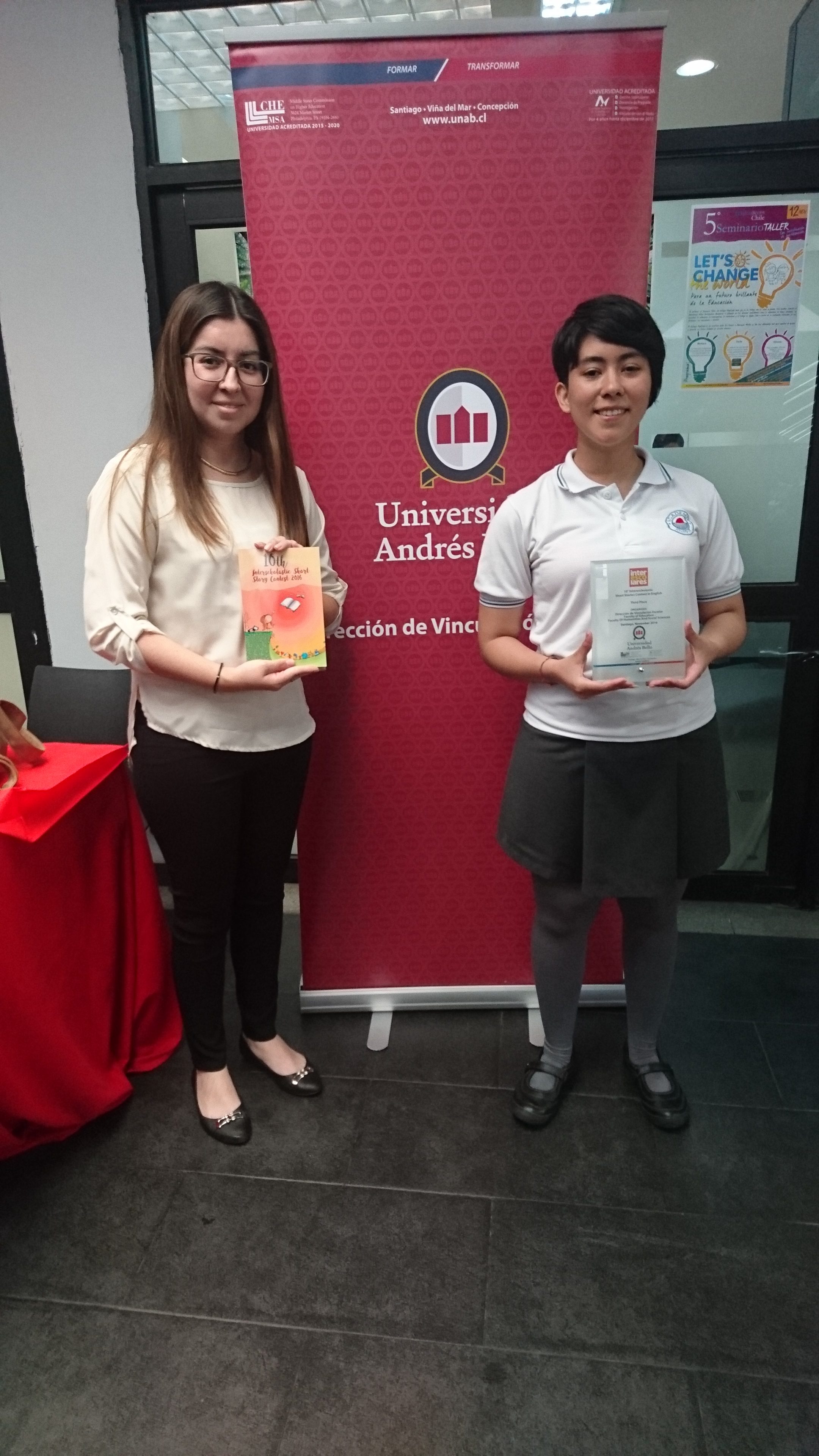 Alumna de 4°medio obtiene 3° lugar en concurso interescolar de cuentos en inglés.