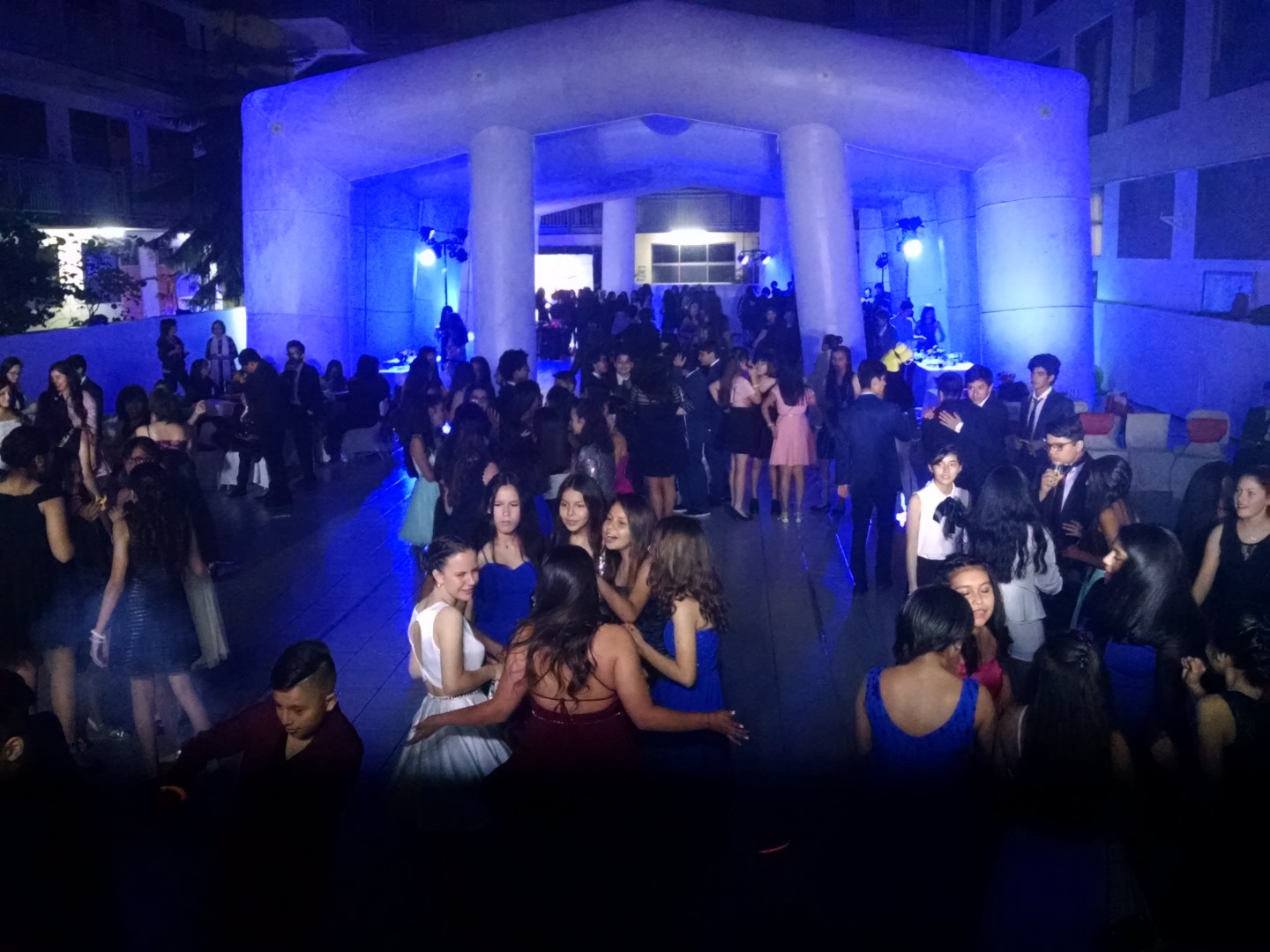 Fiesta de graduación de octavo, organizada por los séptimos básicos.