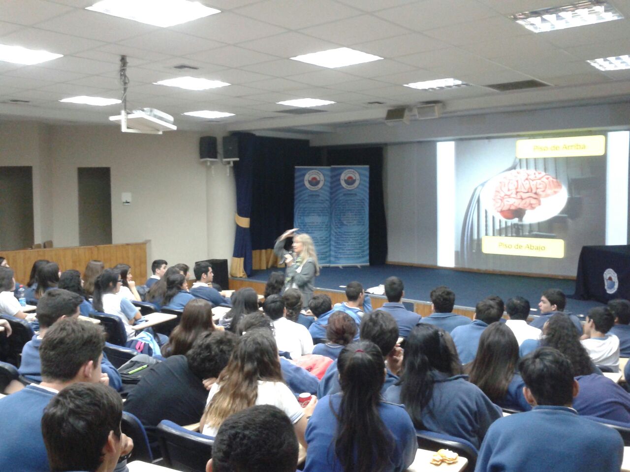 Reconocida Profesional de la Neurociencia Lucrecia Prat visita nuestro colegio