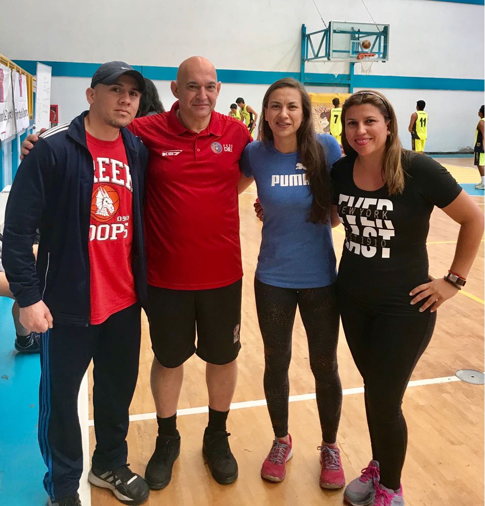 DOCENTES DE ED. FÍSICA PARTICIPAN EN CLÍNICA DEPORTIVA