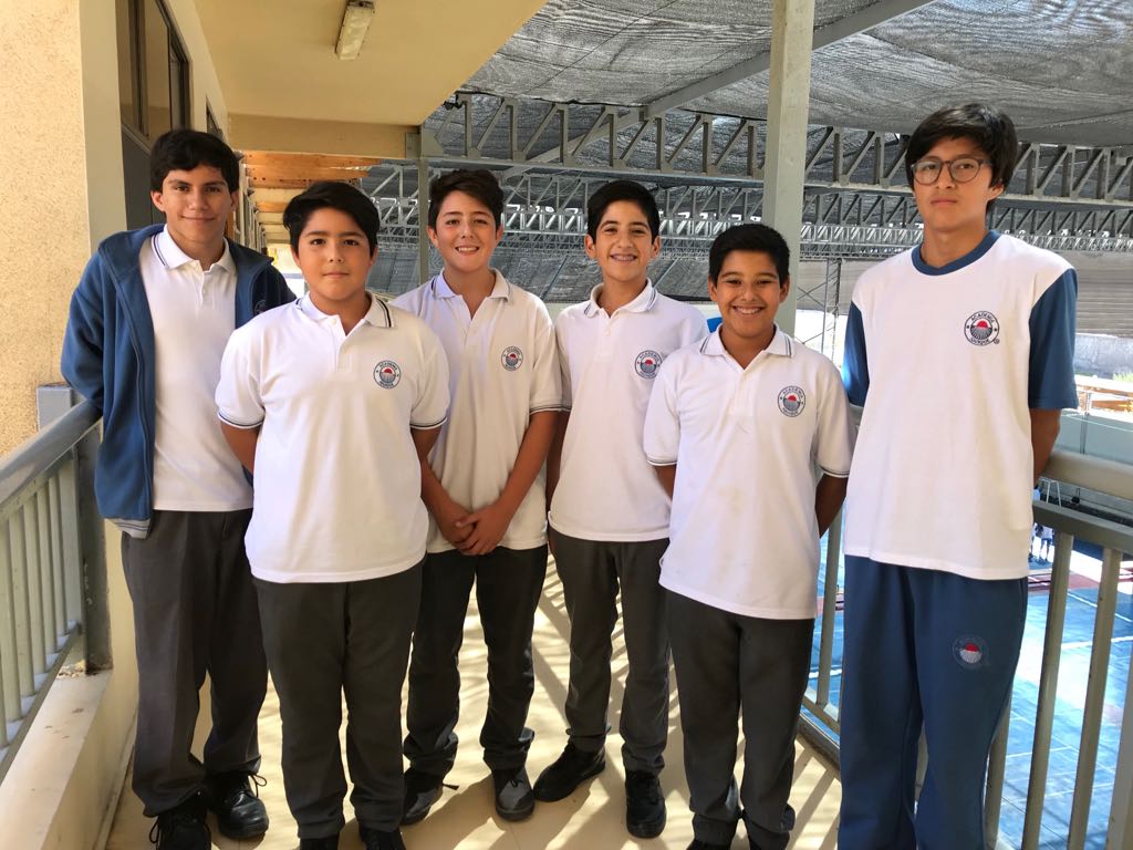 Alumnos de nuestro colegio participan en campeonato de natación en Tacna – Perú