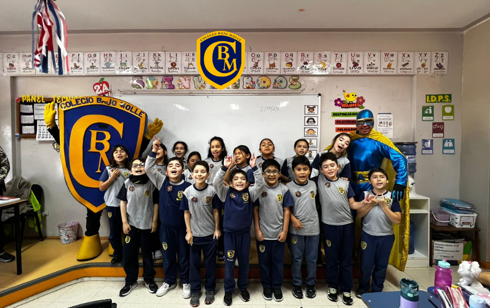 Estudiantes destacados por su asistencia reciben reconocimiento de Bajo Mollín y Súper Asistencia