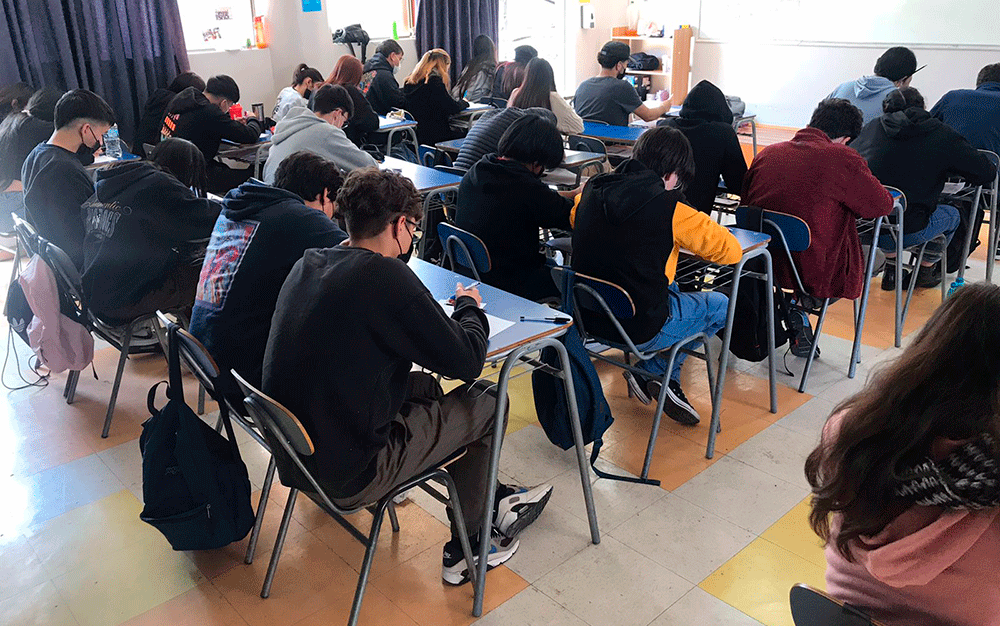 Este sábado se realiza el sexto ensayo PAES para 4° Medio