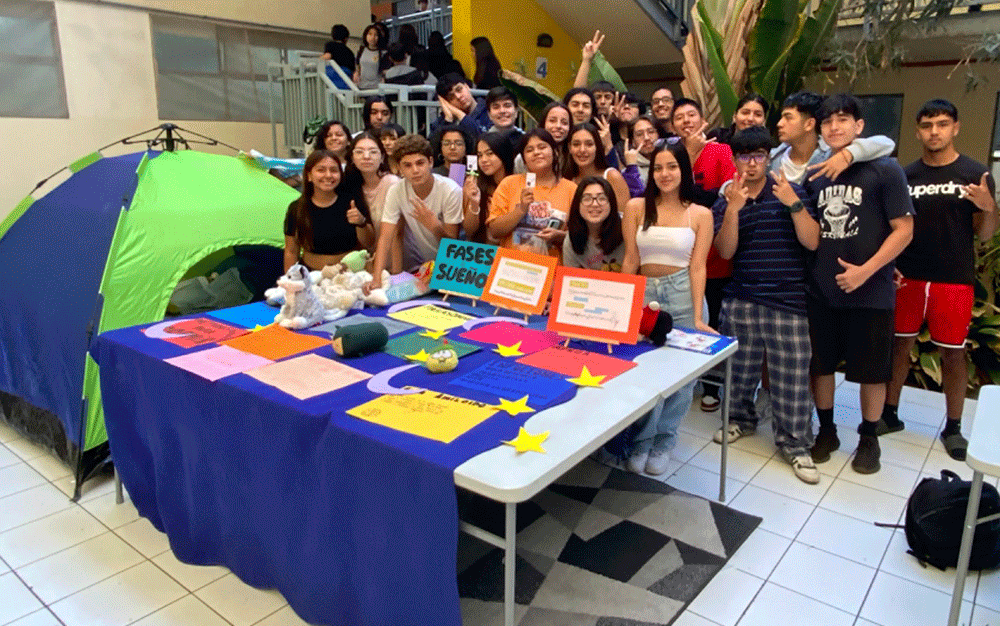 Alumnos y alumnas de IV° Medio exponen en Feria del Ciclo del Sueño