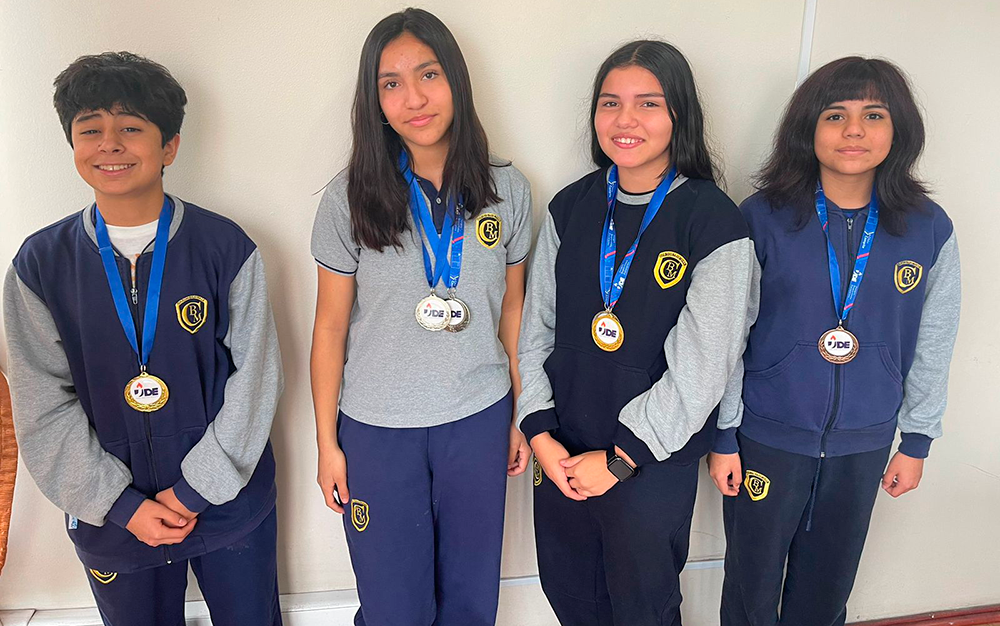 JDE: Cuatro estudiantes de nuestro colegio obtuvieron medallas en Atletismo