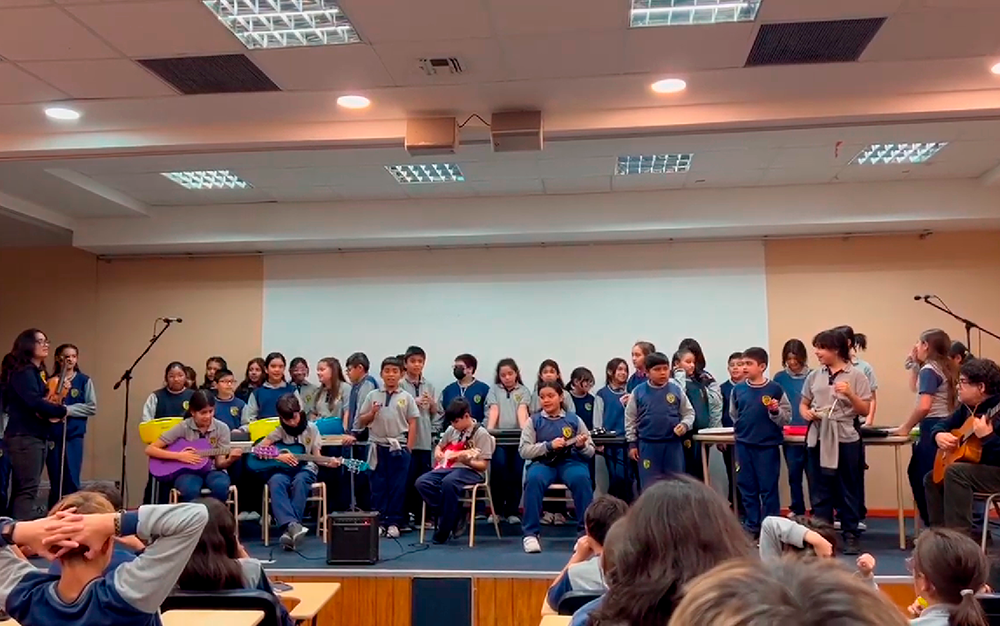 Presentación musical del 5° B en el inicio de la Semana de la Educación Artística