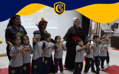 Estudiantes de Kínder recibieron su carnet de biblioteca y vivieron su primera obra de Teatro Fluor