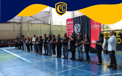 Con aplausos, música y baile, estudiantes del Colegio Bajo Molle celebraron a sus docentes y asistentes de la educación