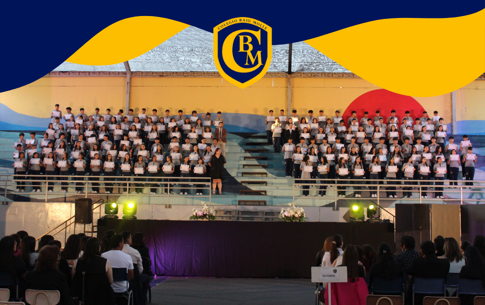 Estudiantes de Octavo Básico del Colegio Bajo Molle celebran promoción y avance a la Enseñanza Media