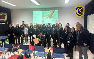 Docentes y funcionarios del Colegio Bajo Molle se capacitaron en primeros auxilios